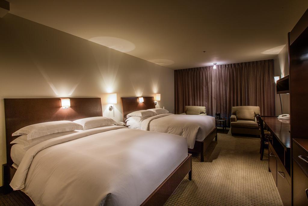 Hotel Mortagne Boucherville Exterior foto