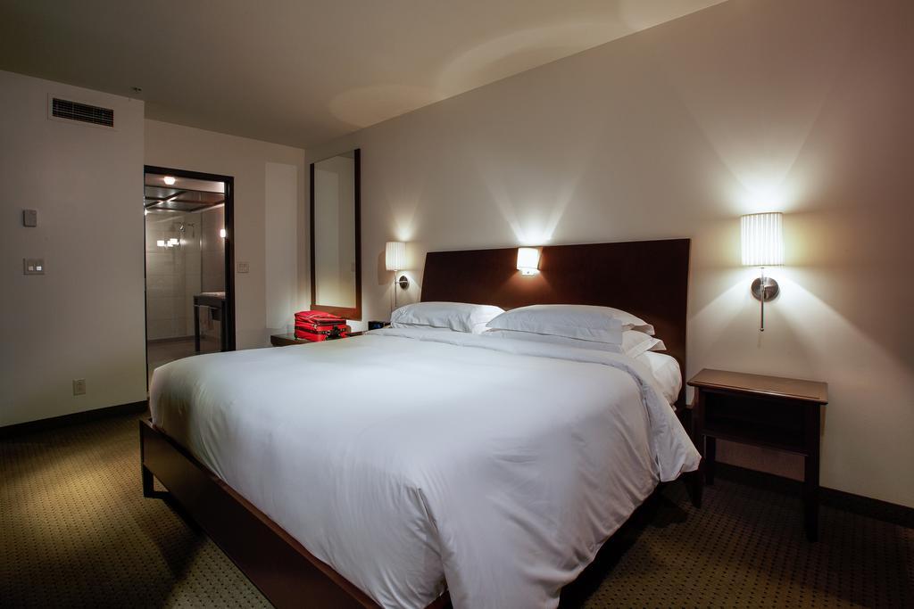 Hotel Mortagne Boucherville Exterior foto